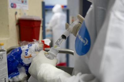 Preparación de medicamento para paciente covid-19 