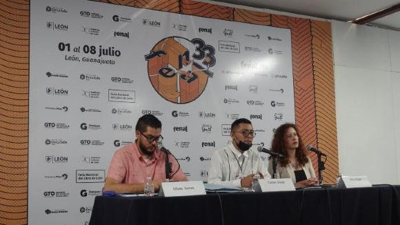 XXXIII Feria Nacional del Libro. Presentación editorial de Carlos Uicab