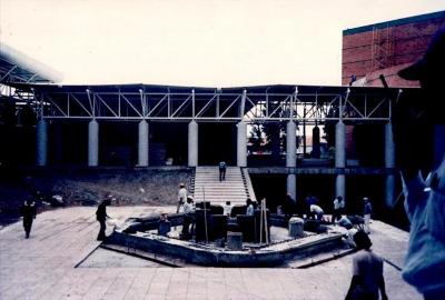Centro de ciencias Explora durante su construcción
