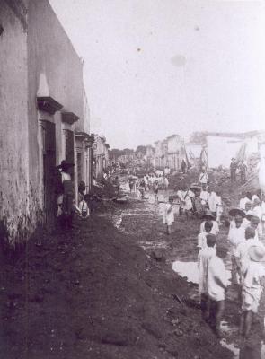 Destrucción de la calle Real de Guanajuato durante la inundación de junio de 1888
