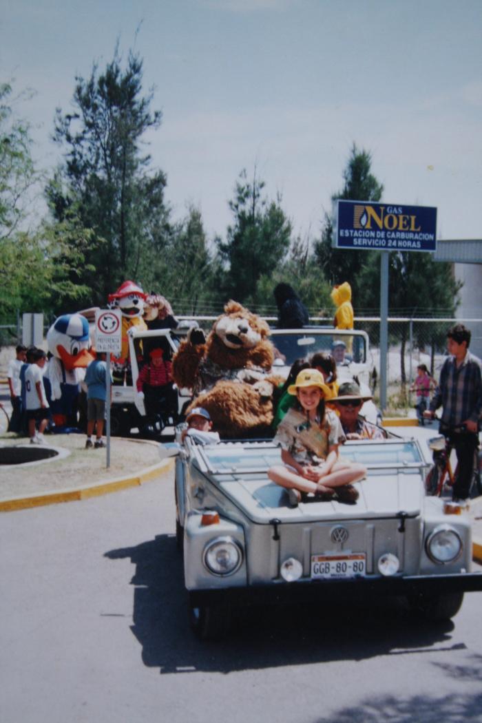 Muestra de carros alegórico del zoológico 