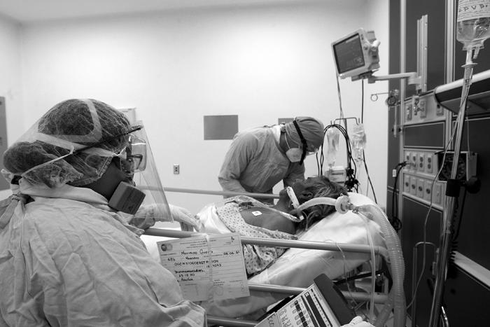 Paciente en estado crítico recibe atención médica