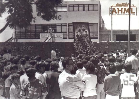 Ceremonia en Jardín de los Niños Héroes (Ca. 1974)