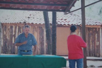 Indicaciones a personal del zoológico 