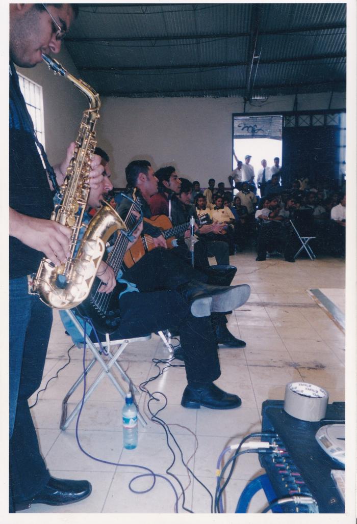 Grupo musical en preparatoria ECCA 