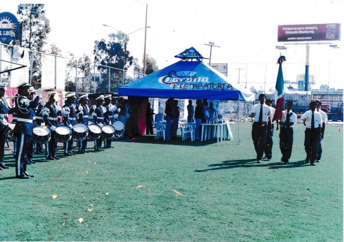 Evento cívico realizado por la escuela ECCA (Ca. 2002)