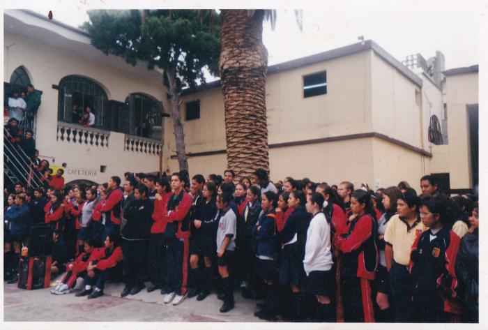 Alumnos de la Escuela ECCA (Ca. 2002)