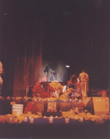 Ofrenda viviente de día de muertos 