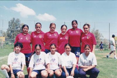 Equipo femenil del Atlético Ecca posa para la foto