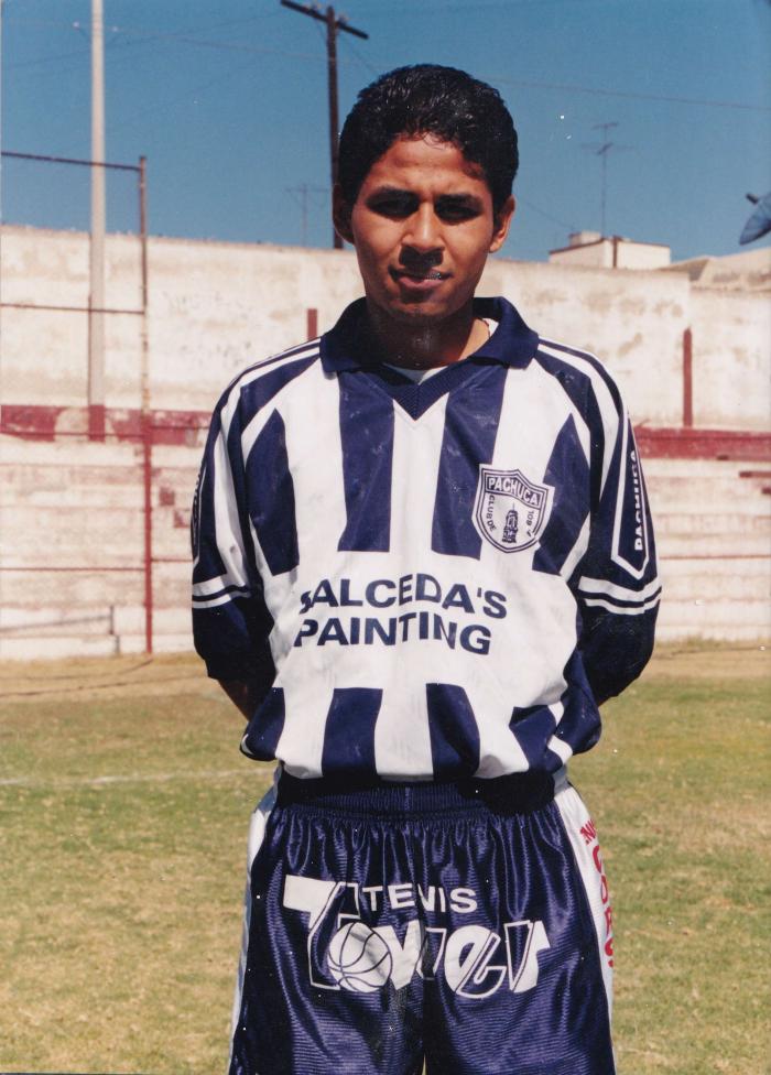 Jugador del Club de Futbol Pachuca en el Estadio La Martinica (Ca. década 00's)