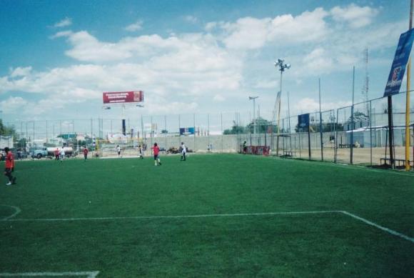 Atlético Ecca juega en canchas de la institución (Ca. década de los 00's)