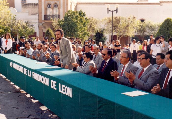 Ceremonia por el aniversario de la fundación de León en 1989