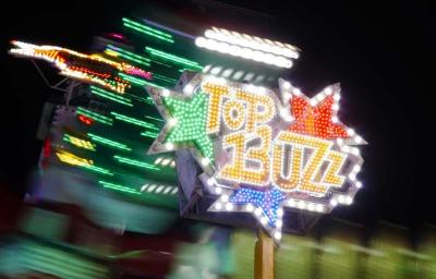 Detalle de juego mecánico Top Buzz en la Feria Estatal de León del 2024