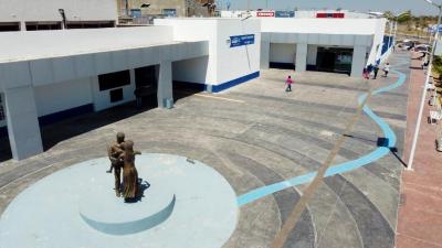 Monumento familiar en Hospital Comunitario Las Joyas 