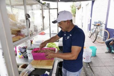 Carne tartara preparada en puesto Juanito 