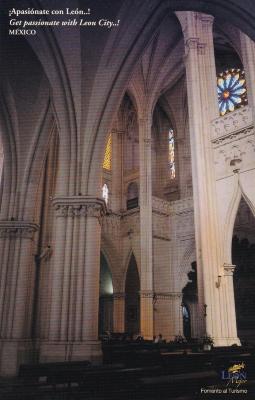 Postal del Interior del Templo Expiatorio