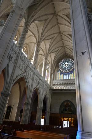 Interior de la nave central del Expiatorio  
