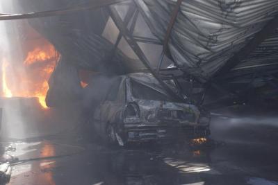  Bomberos incendio fábrica 8