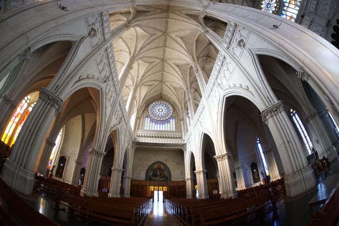 Vista angular del interior del Templo Expiatorio