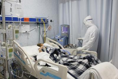 Paciente hospitalizada por covid-19 en pico de la pandemia 2020