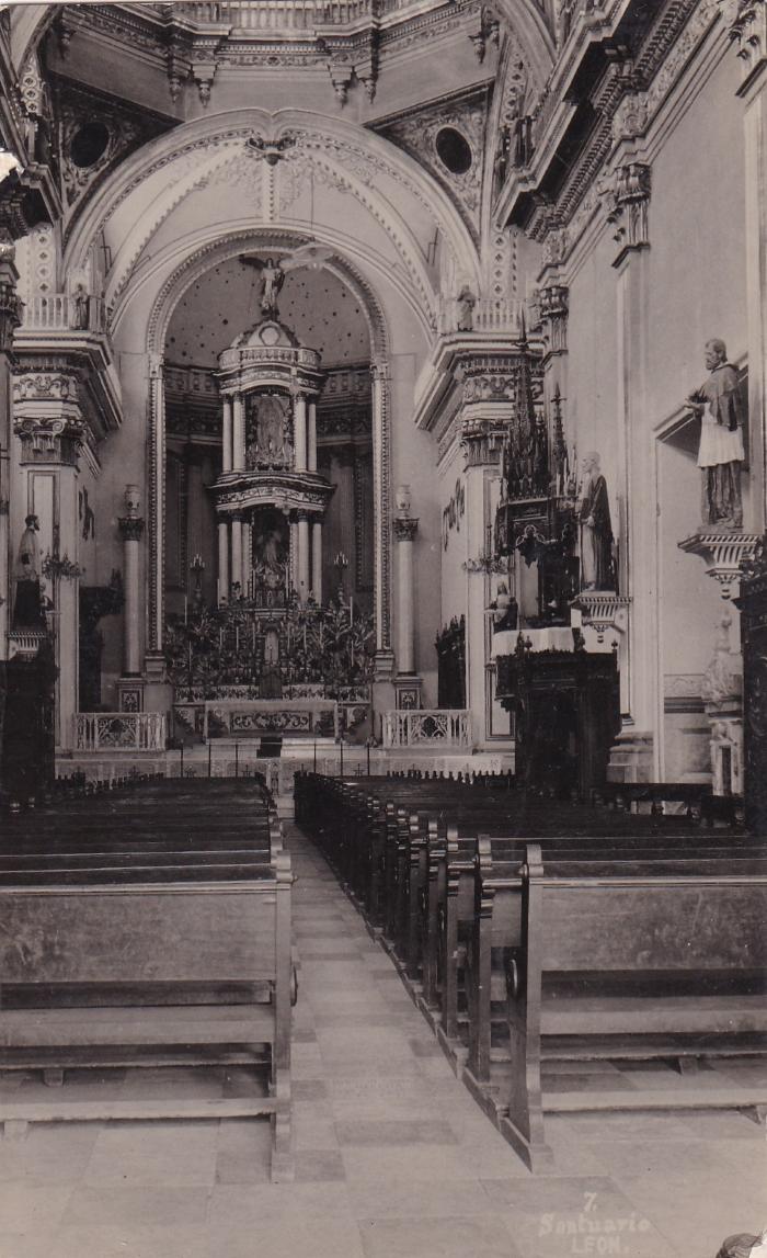 Interior del Santuario de Guadalupe en León, ca.1925