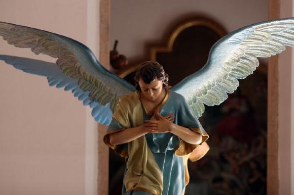 Escultura de un ángel en el Museo de Arte Sacro de León