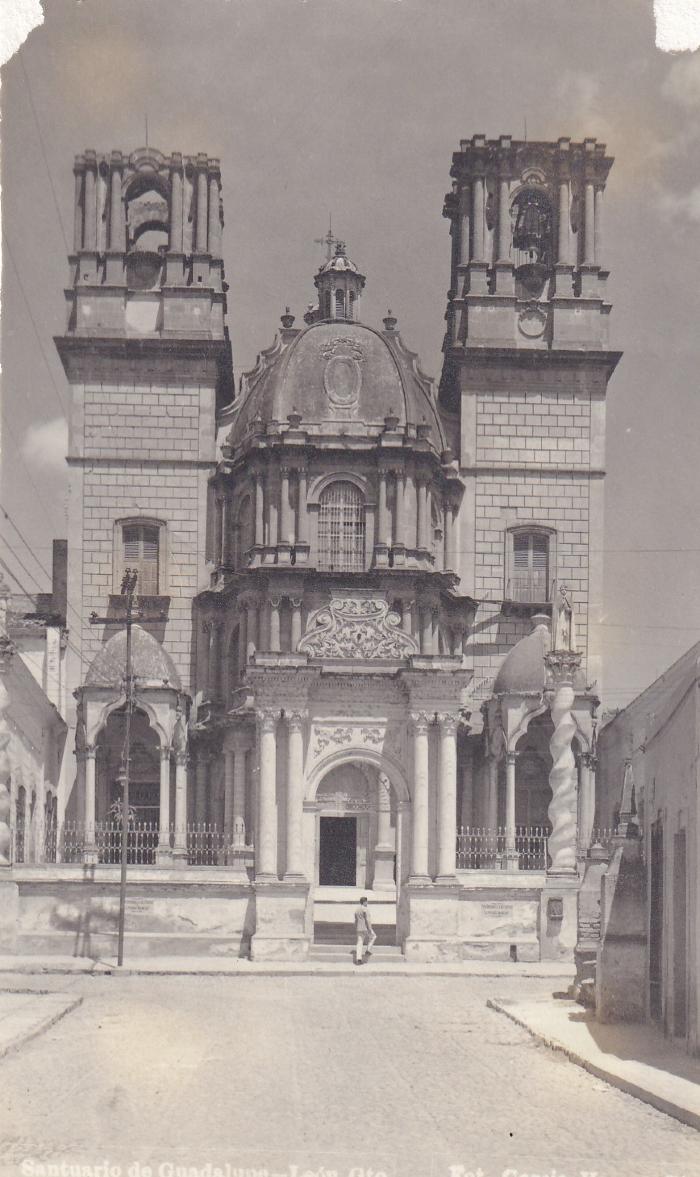 Fachada del Santuario de Guadalupe, ca.1930