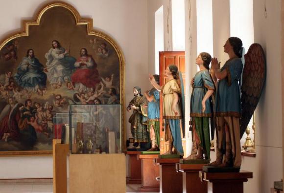 Sala de exhibición del Museo de Arte Sacro de León