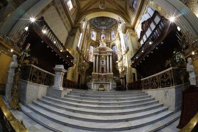 Presbiterio y altar mayor de la Catedral de León