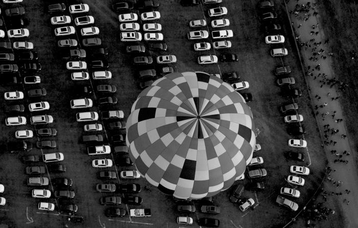 FIG 2019, globo sobrevolando estacionamiento
