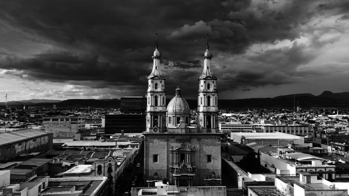 Fachada principal y torres de la Catedral desde las alturas