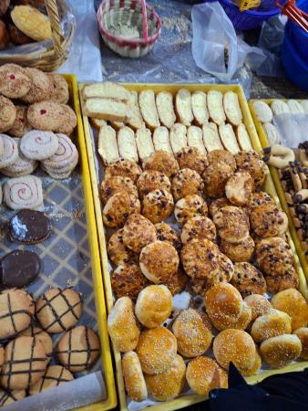  Variedad de panes a la venta durante la Fiesta de los Panecitos