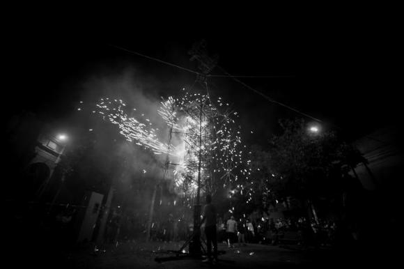Quema de castillo durante el festejo a San Nicolás de Tolentino   