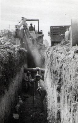 Excavaciones antiguas para instalar la tubería del sistema de agua potable de León 