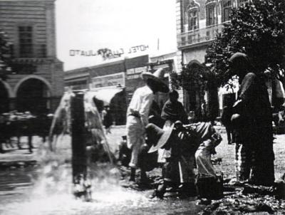 Pozo plaza principal