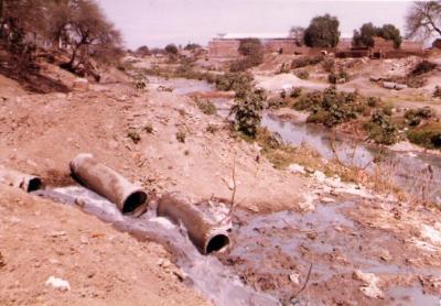 Tubería instalada en Malecón y Rio de los Gómez 