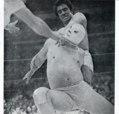  Bobby Lee intenta desenmascarar al Santo 1978