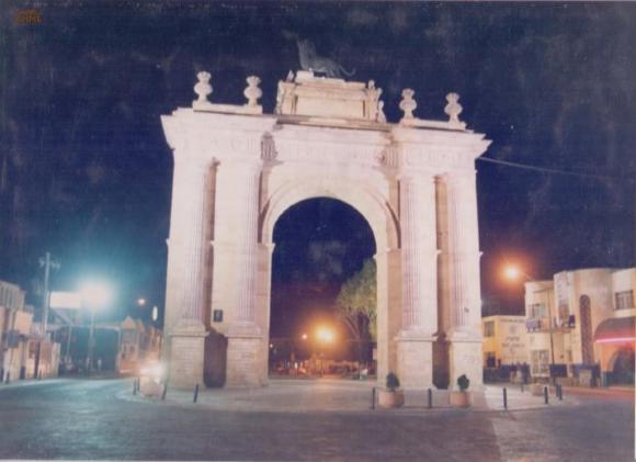 Arco de la Calzada de los Héroes (Ca. 2002)