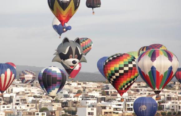 FIG 2019, globos aerostáticos sobrevuelan sobre El Molino 