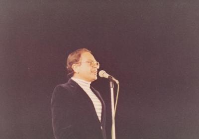  Raúl Velasco presenta su programa en el Teatro Doblado