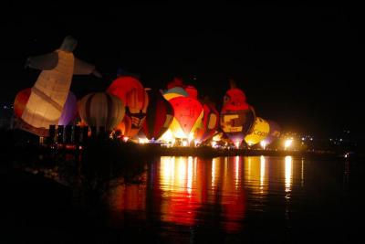 FIG 2019, globos aerostáticos iluminados durante la Noche Mágica