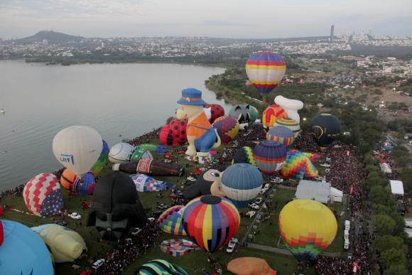 FIG 2019, conjunto de globos aerostáticos en el Parque Metropolitano 
