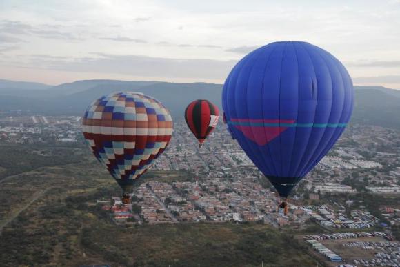 FIG 2019, globos aerostáticos sobrevuelan por la ciudad