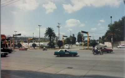 Esquina del Estadio León y lo que actualmente es FORUM Cultural Guanajuato, Ca. 90's 