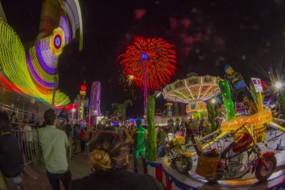 Juegos y fuegos artificiales de la feria 2015