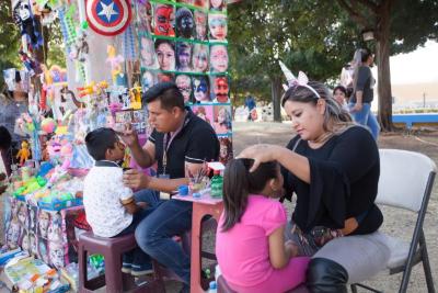 Pintacaritas en la Feria Estatal de León
