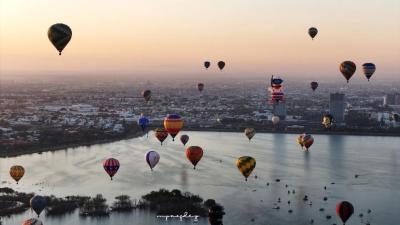 Globos aerostáticos sobre la presa El Palote 
