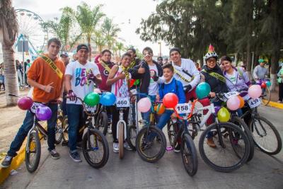 Carrera de ciclismo de la feria estatal de León 2015