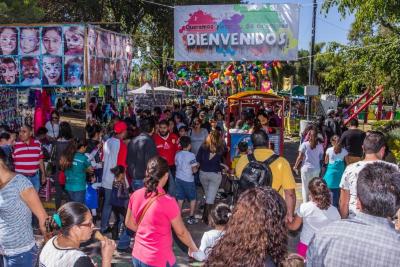 Pabellón queremos pintar tu día de colores 2015