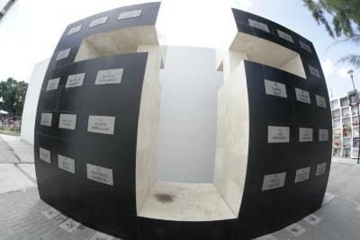 Monumento funerario dedicado a los Mártires del 2 de Enero